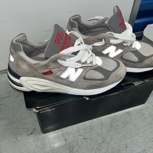 New Balance Men's Gray and White Sneakers